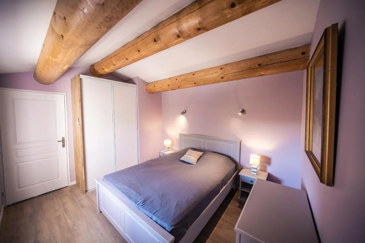 La Sainte-Croix: Traditional Provencal Retreat with Pool Vaison-la-Romaine