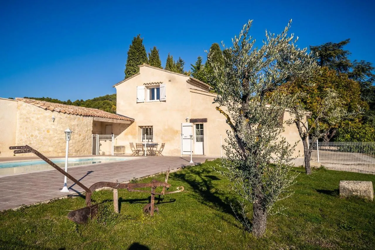 La Sainte-Croix: Traditional Provencal Retreat with Pool Vaison-la-Romaine