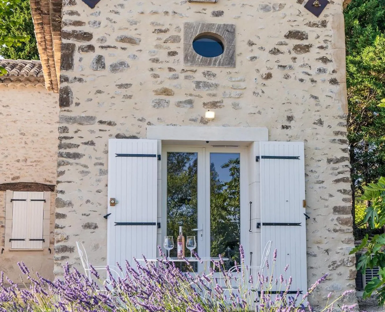 Holiday home La Sainte-Croix: Traditional Provencal Retreat with Pool Vaison-la-Romaine
